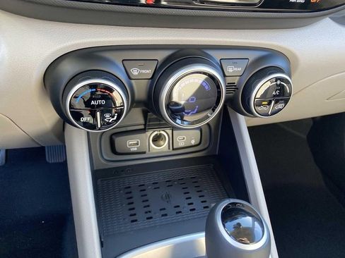 New 2026 Hyundai Venue SEL FWD image 18
