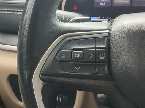 Used 2022 Jeep Grand Cherokee Limited w/ Luxury Tech Group II RWD image 31