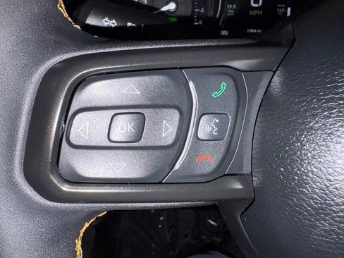 Used 2024 Jeep Wrangler Unlimited image 15