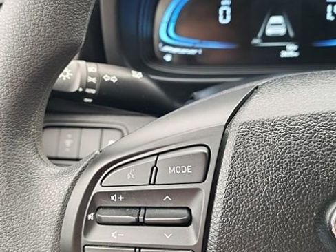 Certified 2026 Hyundai Venue SE FWD image 20