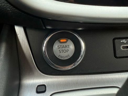 Used 2019 Nissan Murano SV image 24