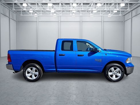 Used 2024 RAM 1500 Classic SLT AWD/4WD image 7