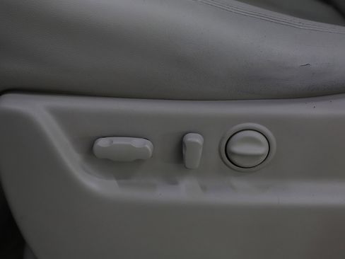 Used 2013 Chevrolet Tahoe LT w/ Luxury Package image 27