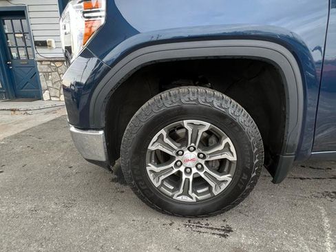 Used 2021 GMC Sierra 1500 4x4 Crew Cab w/ Sierra Value Package image 2