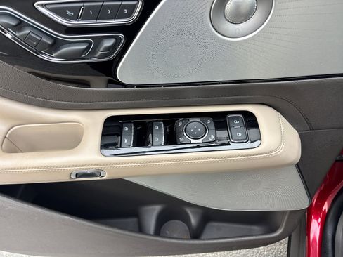 Used 2020 Lincoln Aviator Reserve w/ Equipment Group 202A image 13