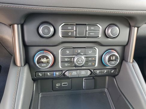 Used 2024 Chevrolet Tahoe High Country image 28