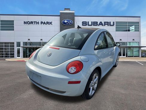 Used 2010 Volkswagen Beetle Coupe FWD image 3
