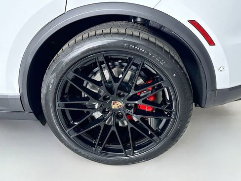 New 2026 Porsche Macan 4S Electric AWD/4WD image 34