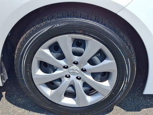 Used 2024 Toyota Corolla LE FWD image 9