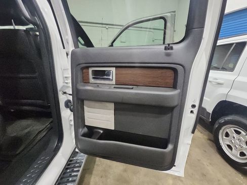 Used 2014 Ford F150 Lariat w/ Equipment Group 502A Luxury AWD/4WD image 24