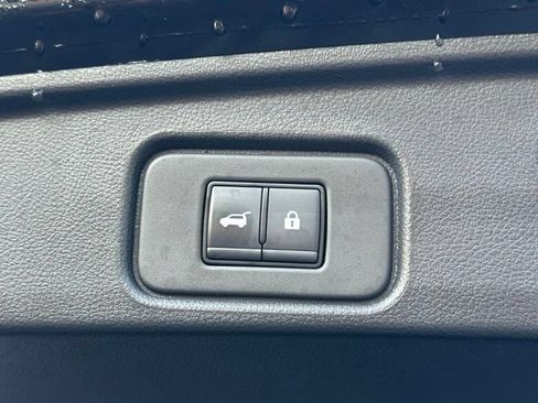 Certified 2025 Nissan Pathfinder SV AWD/4WD image 17