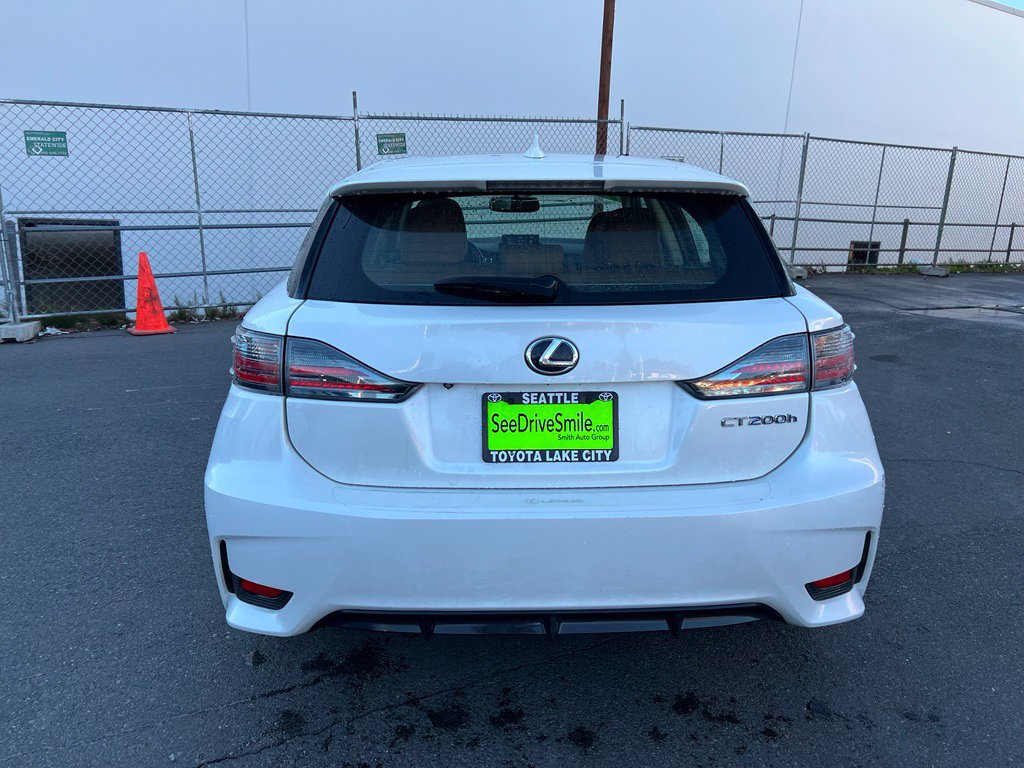 Used 2014 Lexus CT 200h FWD image 4