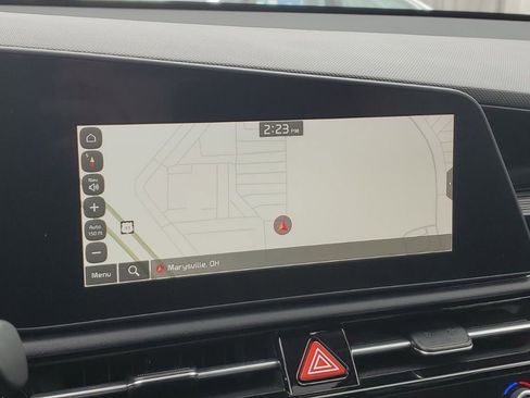 Used 2023 Kia Niro SX Touring image 21