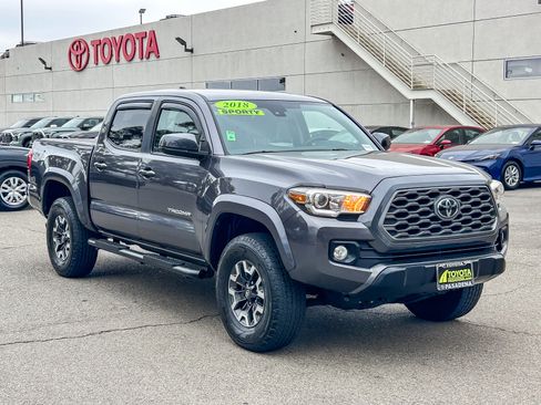 Used 2018 Toyota Tacoma SR5 RWD image 3
