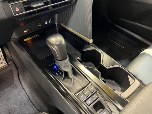 Used 2025 Toyota Camry SE FWD image 26