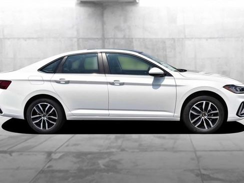 New 2026 Volkswagen Jetta SE FWD image 5