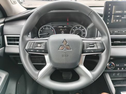 New 2026 Mitsubishi Outlander ES AWD/4WD image 6