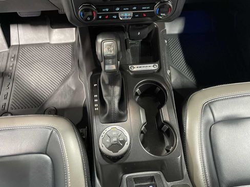 Used 2025 Ford Bronco Outer Banks AWD/4WD image 11