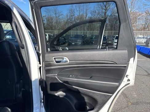 Used 2022 Jeep Grand Cherokee Laredo X image 31