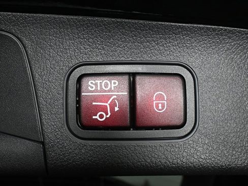 Certified 2025 Mercedes-Benz GLA 250 image 29