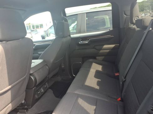 Used 2023 Chevrolet Silverado 1500 LT AWD/4WD image 7