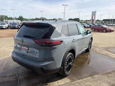 New 2026 Nissan Rogue SV FWD image 4