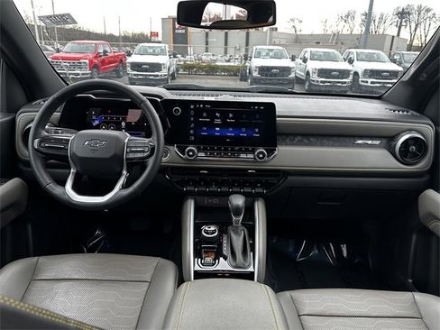 Used 2023 Chevrolet Colorado ZR2 w/ ZR2 Convenience Package III image 15