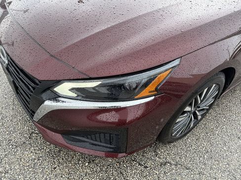 Used 2025 Nissan Altima 2.5 SV FWD image 8