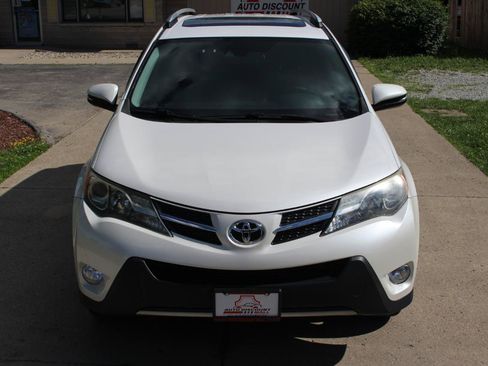 Used 2014 Toyota RAV4 Limited w/ Technology Package AWD/4WD image 4