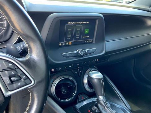 Used 2019 Chevrolet Camaro LT image 6