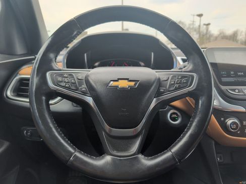 Used 2018 Chevrolet Equinox Premier image 11