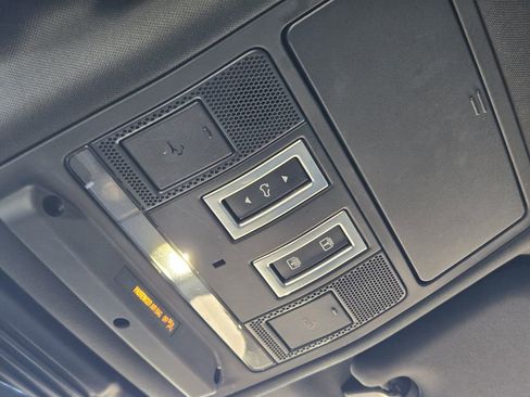 Used 2021 Land Rover Range Rover Evoque R-Dynamic SE image 32