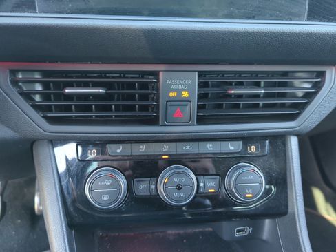 Certified 2019 Volkswagen Jetta GLI Autobahn image 12