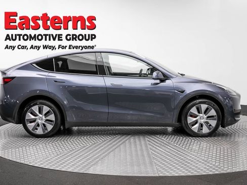 Used 2023 Tesla Model Y Long Range AWD/4WD image 4