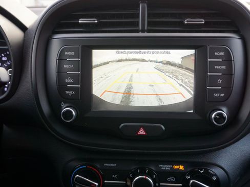 Used 2021 Kia Soul LX image 12