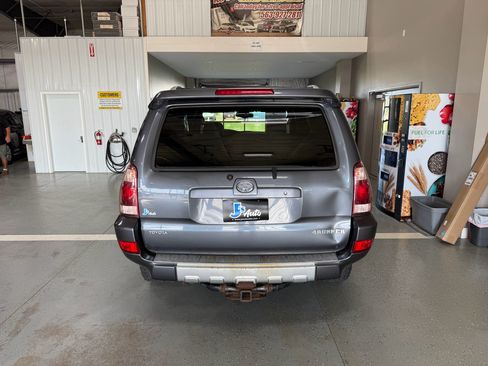 Used 2004 Toyota 4Runner Limited AWD/4WD image 6