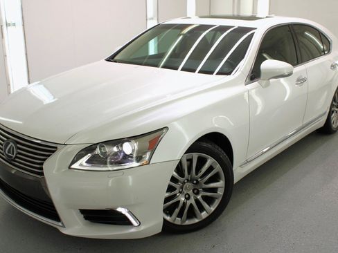 Used 2017 Lexus LS 460 w/ Comfort Package RWD image 28