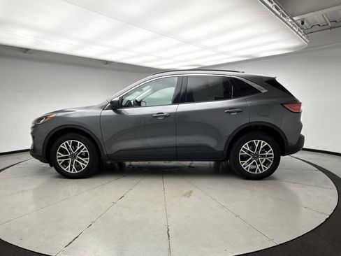 Used 2022 Ford Escape SEL image 2