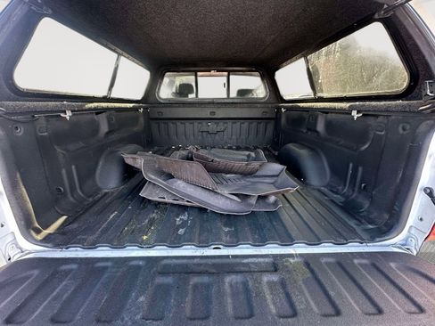 Used 2018 Chevrolet Silverado 1500 High Country image 34