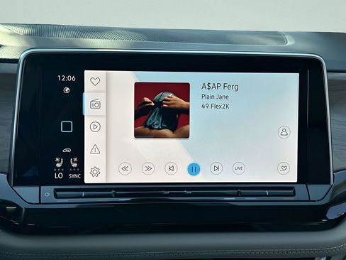 New 2026 Volkswagen Atlas SE FWD image 16