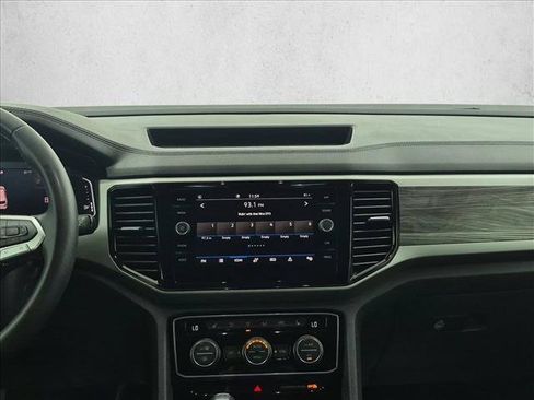 Used 2023 Volkswagen Atlas Cross Sport SE w/ Panoramic Sunroof Package FWD image 12