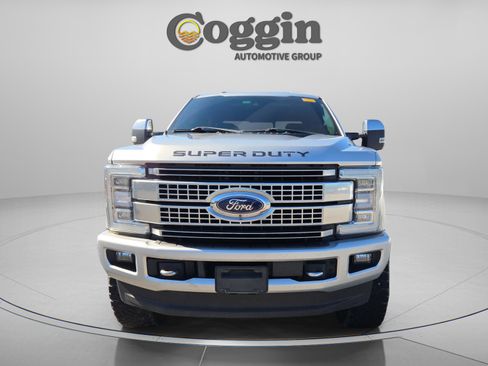 Used 2019 Ford F250 Platinum w/ Platinum Ultimate Package image 15