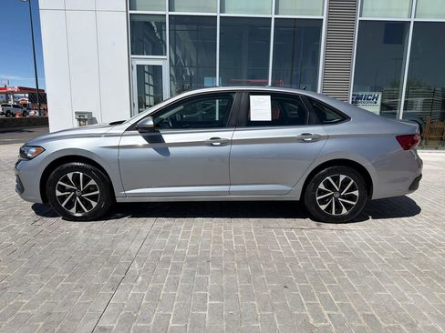 Used 2022 Volkswagen Jetta S image 3