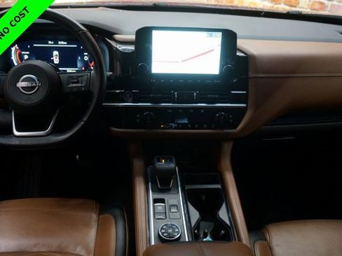 Used 2022 Nissan Pathfinder Platinum w/ Cargo Package image 11