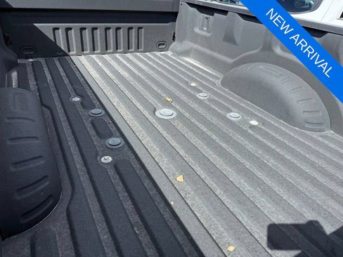 Used 2022 Ford F450 Limited w/ FX4 Off-Road Package AWD/4WD image 7