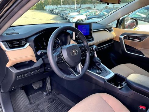 Used 2023 Toyota RAV4 XLE image 8