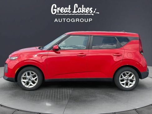 Used 2020 Kia Soul S FWD image 2