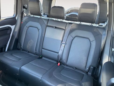 Used 2023 Land Rover Defender 110 X-Dynamic SE image 18