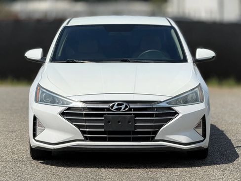 Used 2019 Hyundai Elantra SE FWD image 5