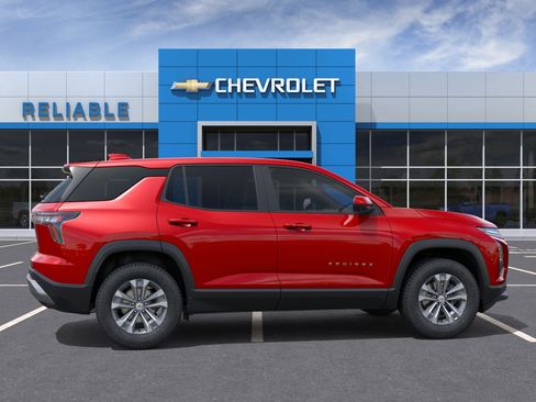 New 2026 Chevrolet Equinox LT w/ Safety and Technology Package FWD image 5